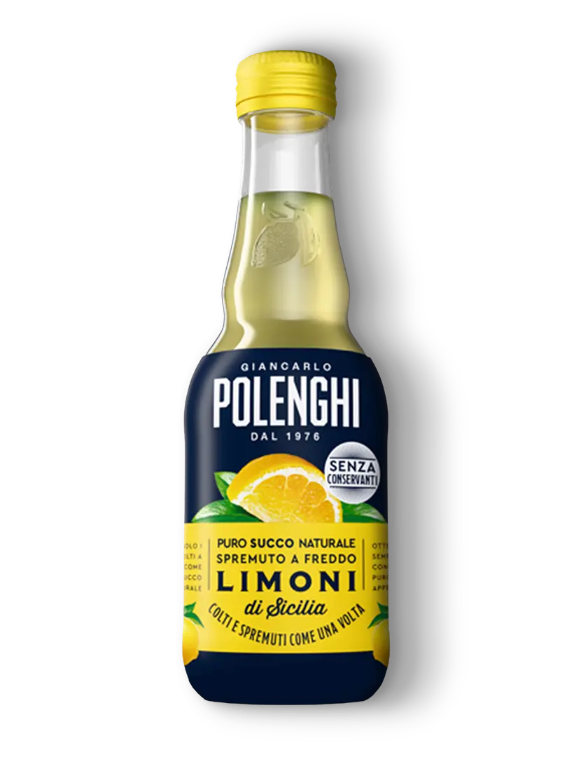 Una bottiglia di succo di limone siciliano Polenghi con tappo giallo, etichetta blu e gialla, immagini di limoni e testo in italiano.
