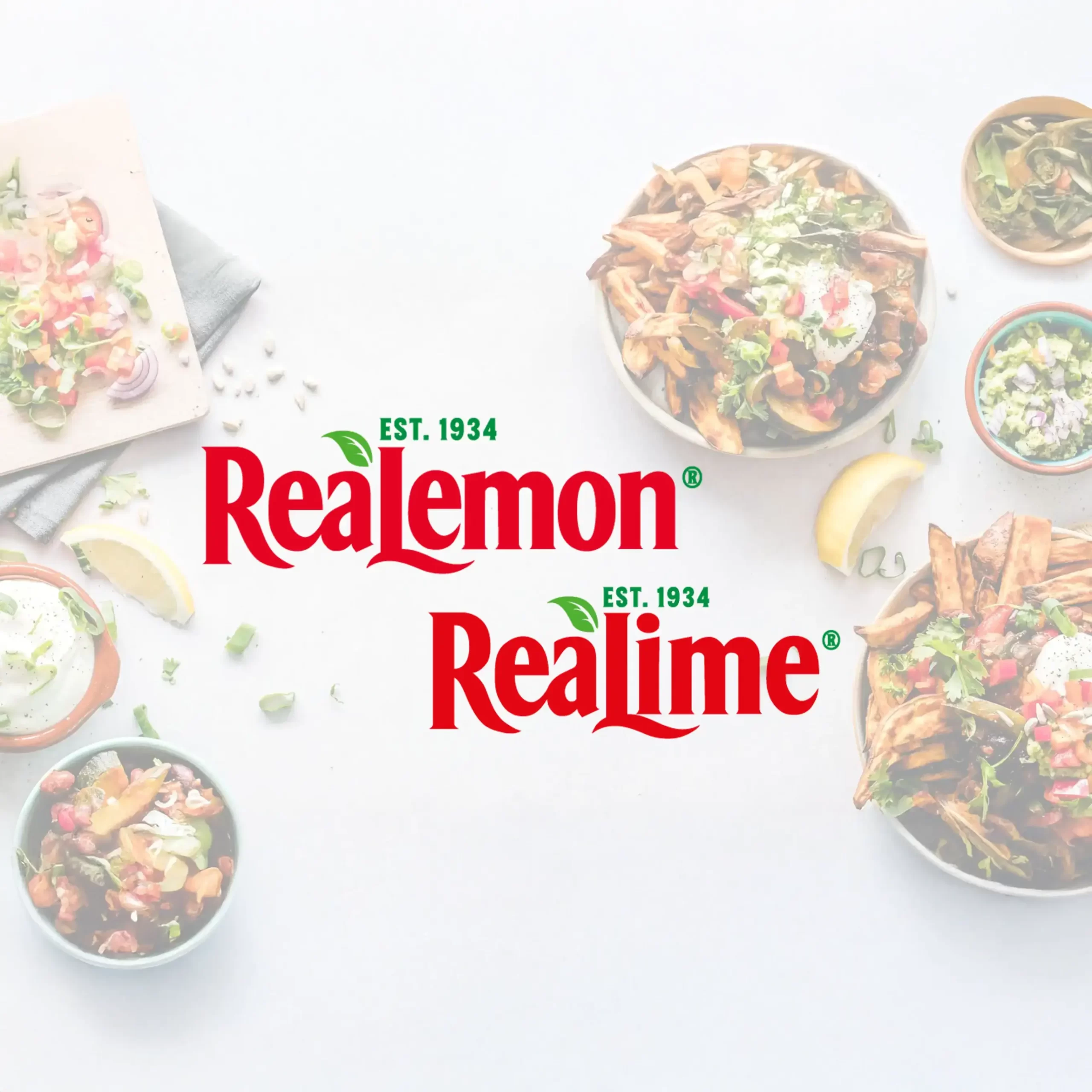 Loghi Realemon e ReaLime rossi con foglia verde e "EST. 1934" su sfondo chiaro, decorato con ciotole di insalate, spicchi di limone e salse.